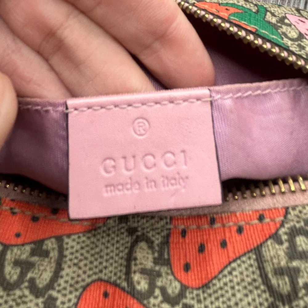 🍓GUCCI Strawberry GG Supreme Large Cosmetic Bag Pouch Limited Edition RARE